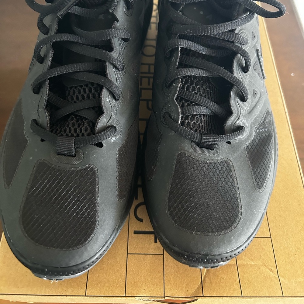 Men Air Nike Genome gym shoe